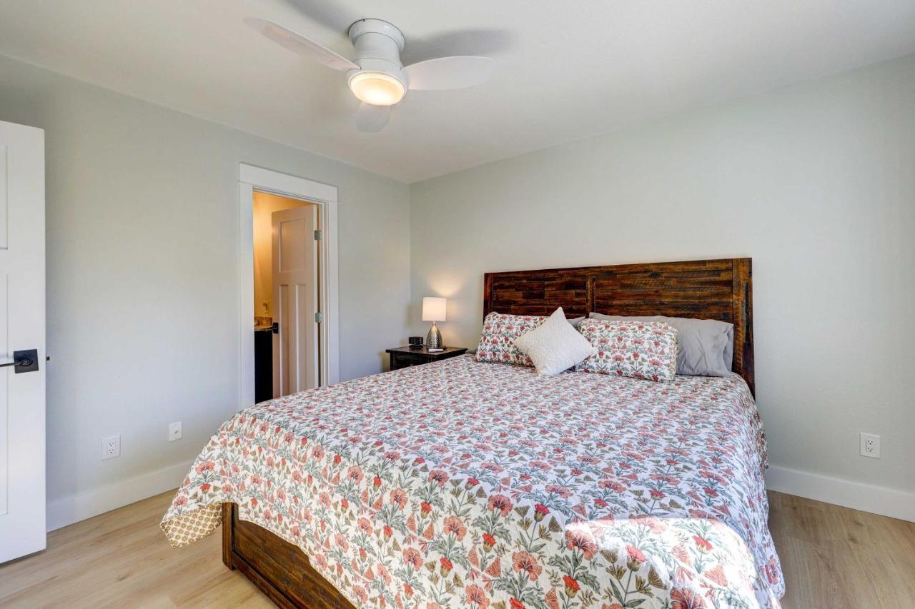 Chic Bentonville Home With Patio And Fire Pit! Екстериор снимка